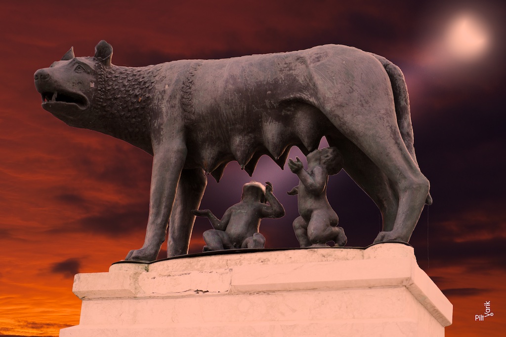 Statuia Lupoaicei (Romulus & Remus).jpg
